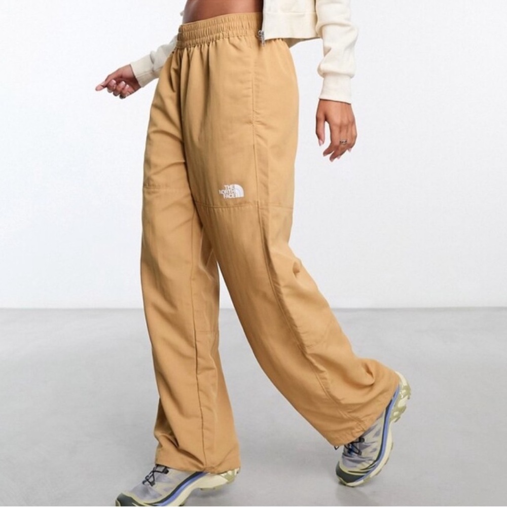 NWT The North Face Women's TNF Nylon khaki pants